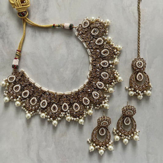 Noor 2 Polki Necklace Set in White & Gold