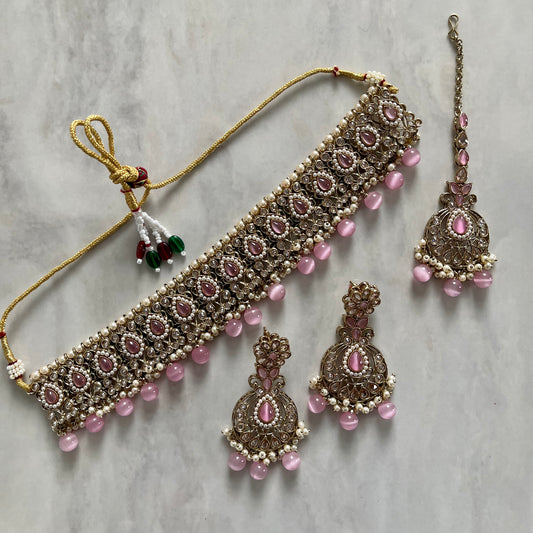 Gauri Choker Necklace Set in Pink