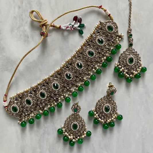 Rupi Necklace Set in Green