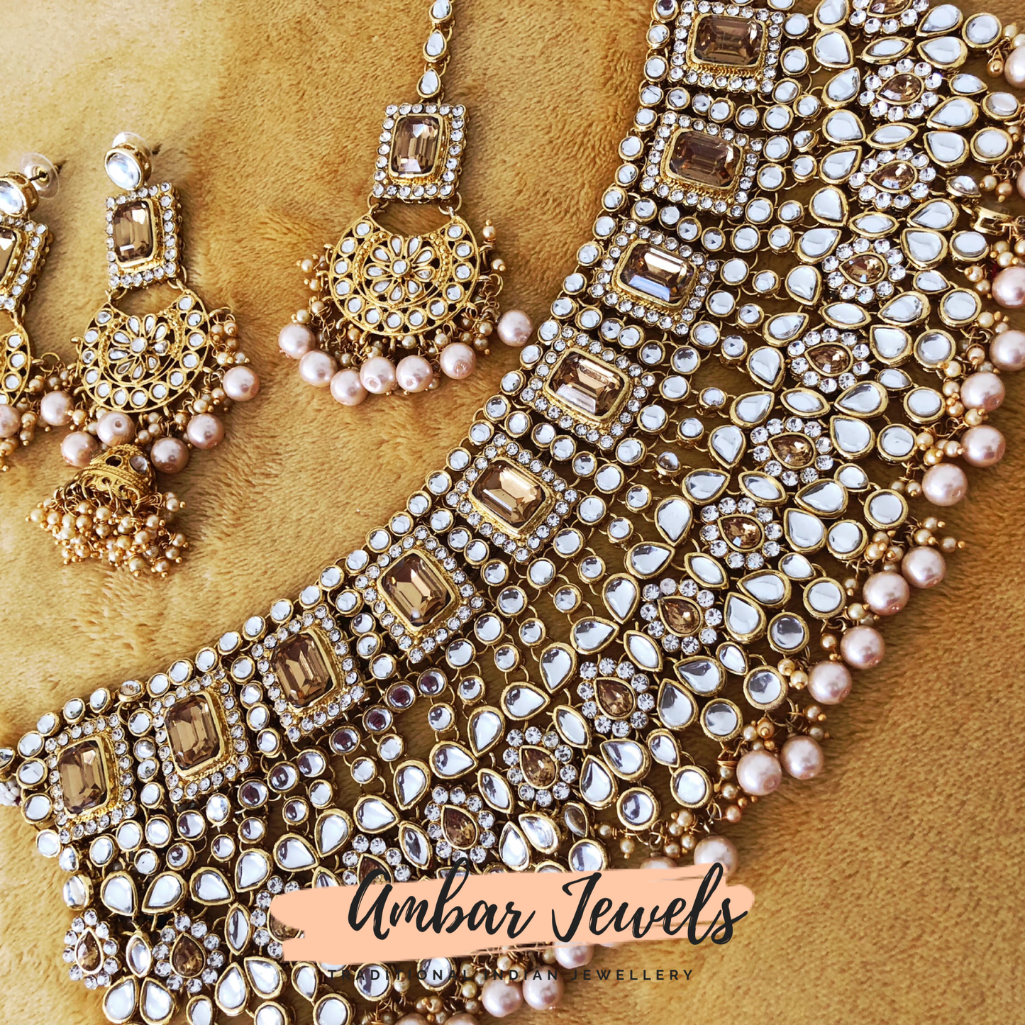 Bridal Kundan Necklace Set in Gold