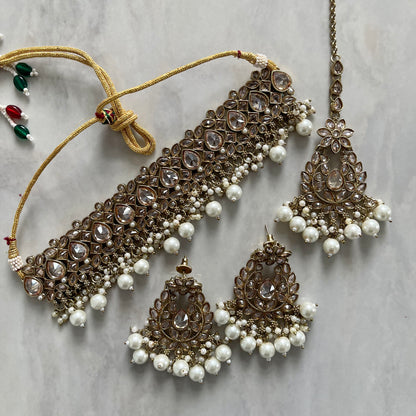 Avleen Polki Choker Necklace Set in Gold